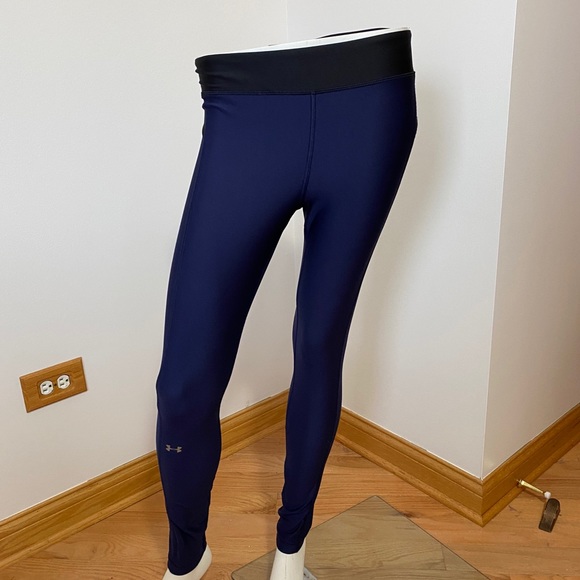 Medium Under Armour Leggings - Picture 2 of 8